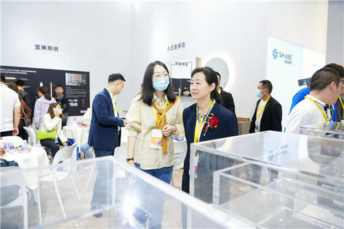 第22屆西安國(guó)際家具展盛大開(kāi)幕，四川技術(shù)服務(wù)引領(lǐng)行業(yè)新風(fēng)尚